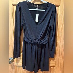 “Mi Ami" V-neck romper from Francesca's. Size M NWT